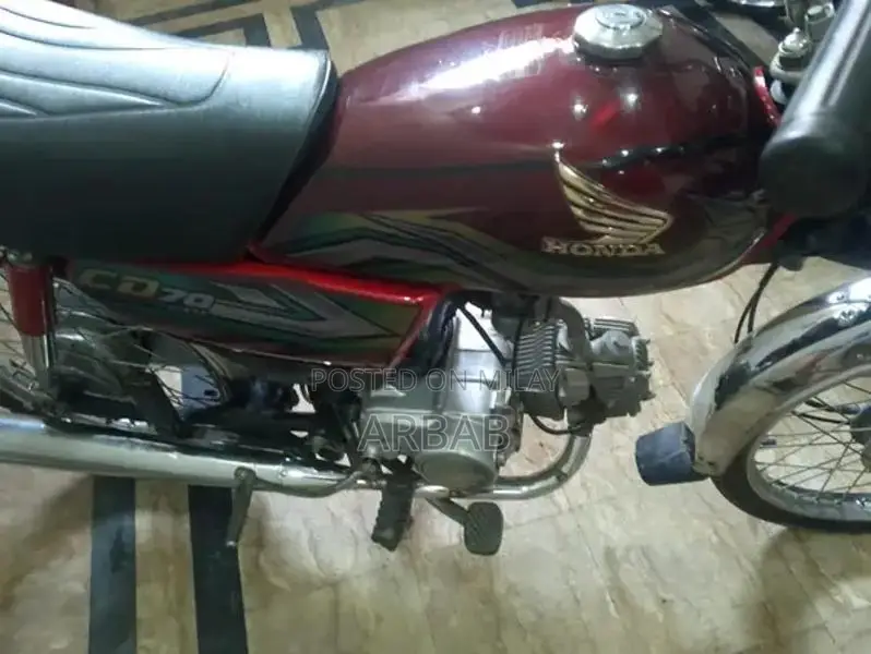Honda CD 70cc Motorcycle - 2023 Model Commuter Bike
