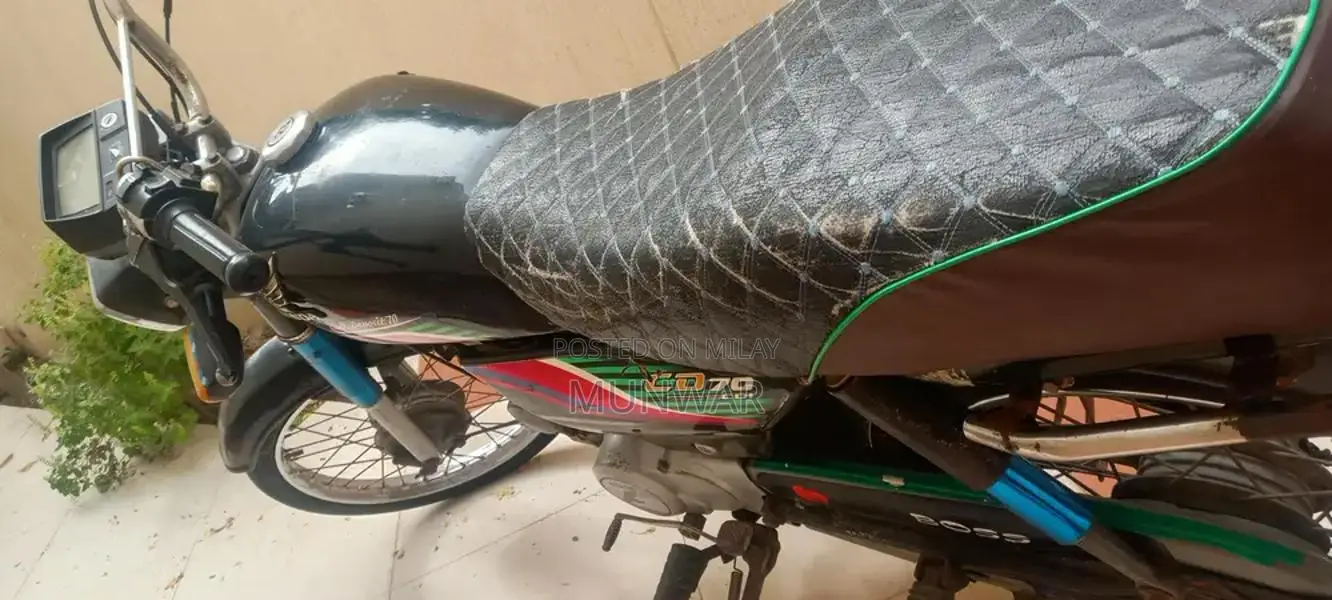 Honda CD 70 Motorcycle - Well-Maintained 2017 Model