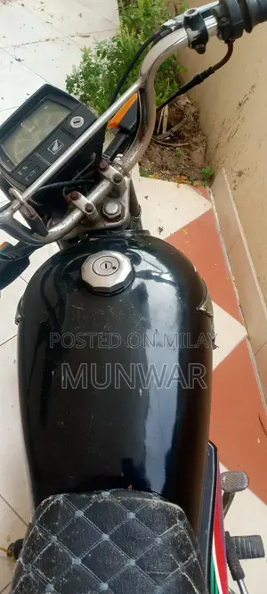 Honda CD 70 Motorcycle - Well-Maintained 2017 Model