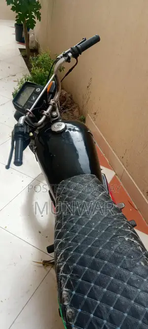 Honda CD 70 Motorcycle - Well-Maintained 2017 Model