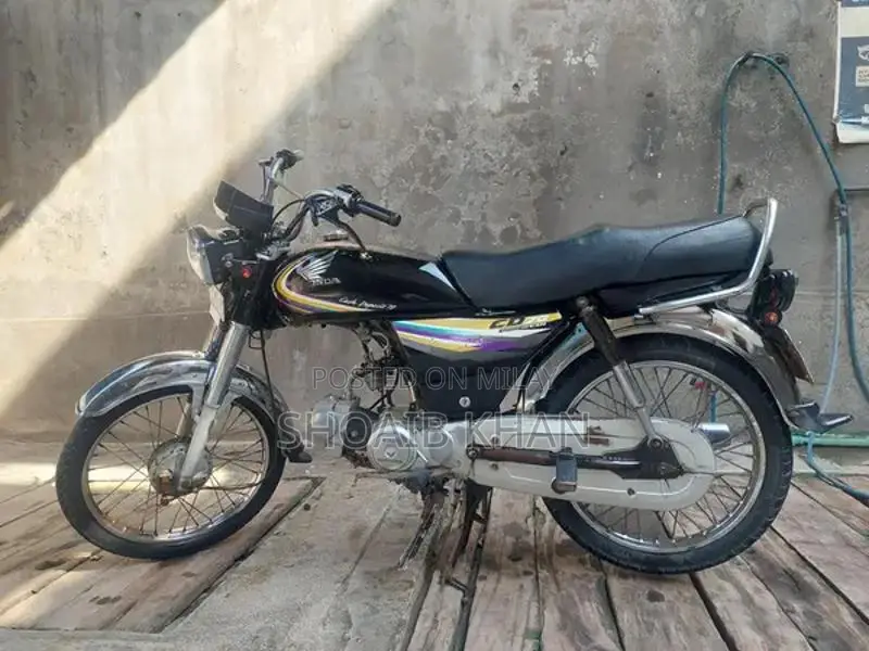 Honda CD70 Motorcycle Classic Two-Wheeler