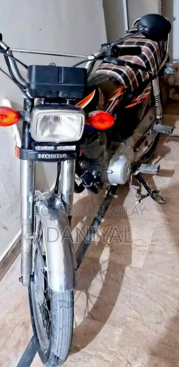 Honda CG 125 Motorcycle - Well-Maintained Reliable Commuter Bike