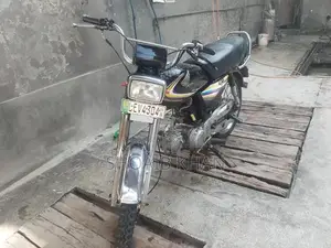 Honda CD70 Motorcycle Classic Two-Wheeler