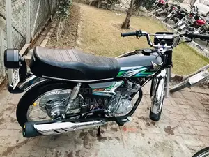 Photo - Honda CG 125 2022 Motorcycle - New Model Graphics