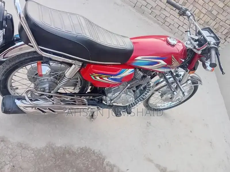 Honda CG 125 Motorcycle - Used Single Cylinder Bike