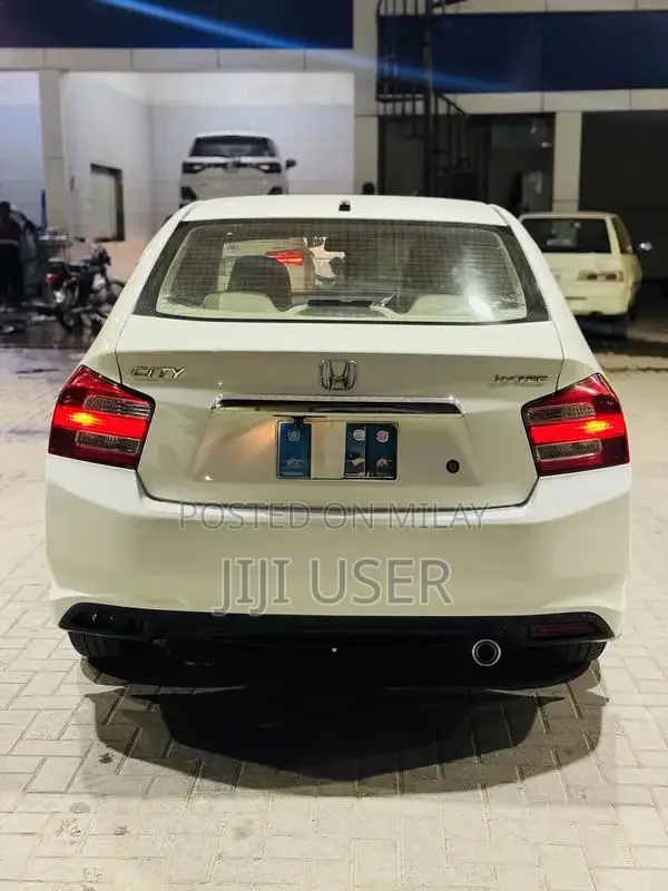 Honda City 1.3 Manual Sedan - Reliable Second-Owner Sedan