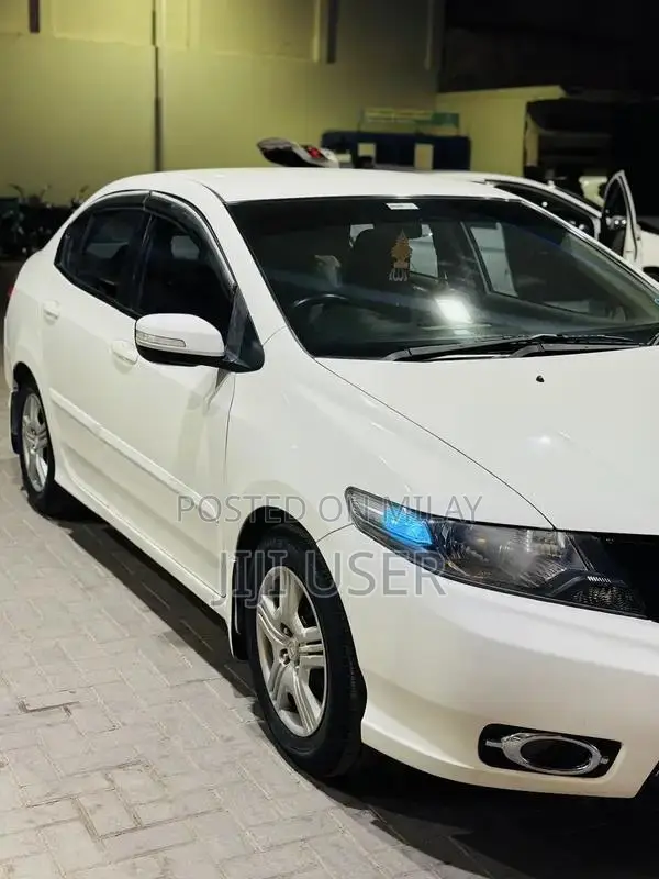 Honda City 1.3 Manual Sedan - Reliable Second-Owner Sedan