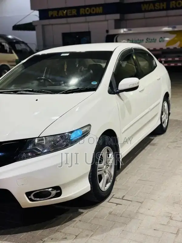 Honda City 1.3 Manual Sedan - Reliable Second-Owner Sedan