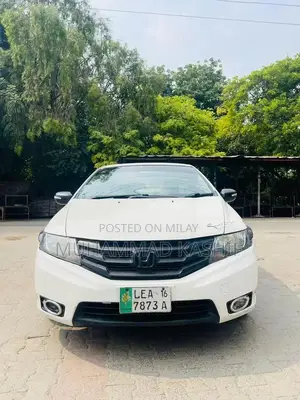 Photo - Honda City 2016 Manual White Sedan Low Mileage