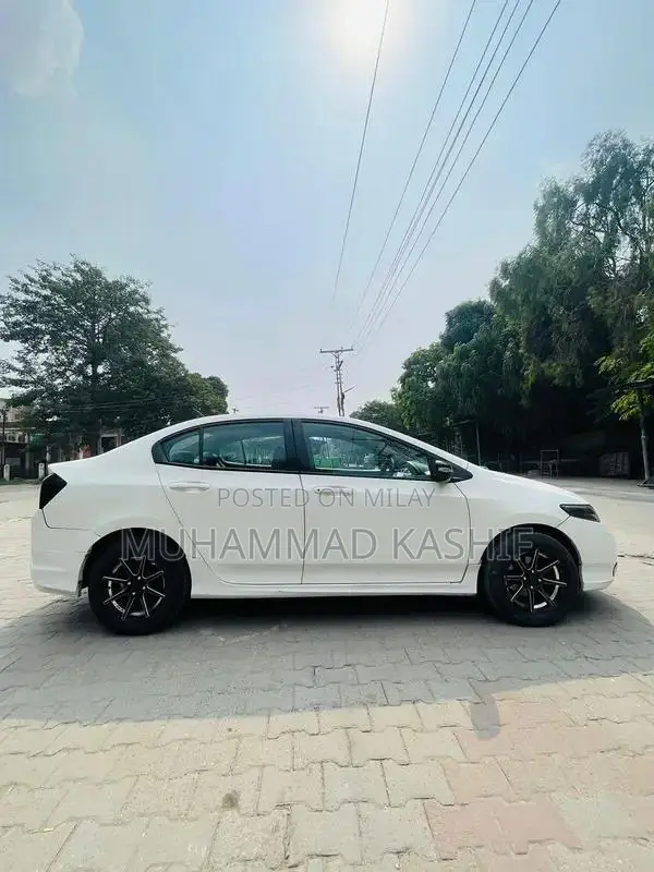 Honda City 2016 Manual White Sedan Low Mileage
