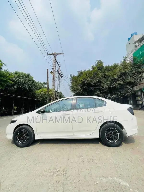 Honda City 2016 Manual White Sedan Low Mileage