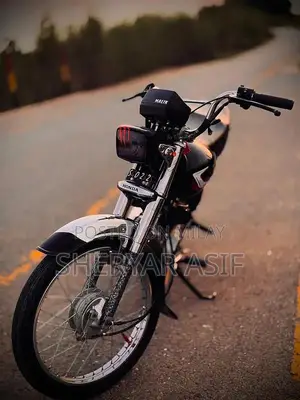 Honda CD 70 Motorcycle 2005 Model Reliable Commuter Bike