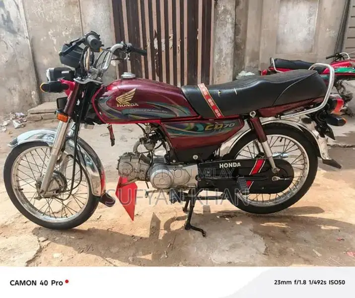 Honda CD 70cc Motorcycle - Classic Commuter Bike