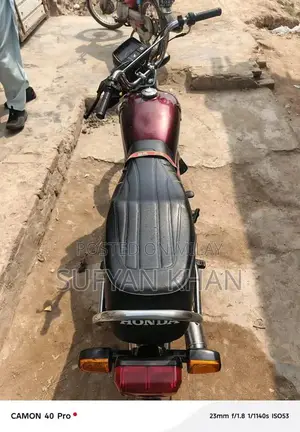 Honda CD 70cc Motorcycle - Classic Commuter Bike