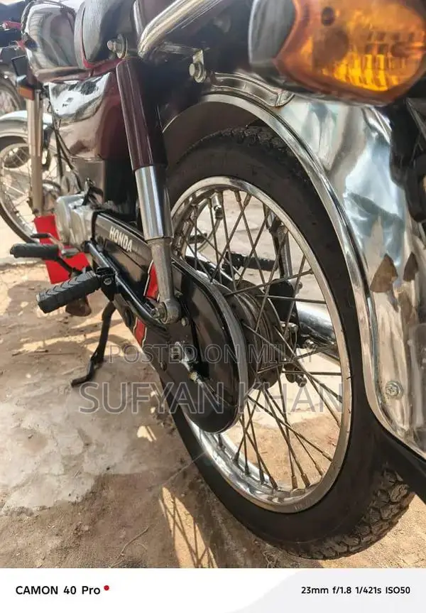 Honda CD 70cc Motorcycle - Classic Commuter Bike