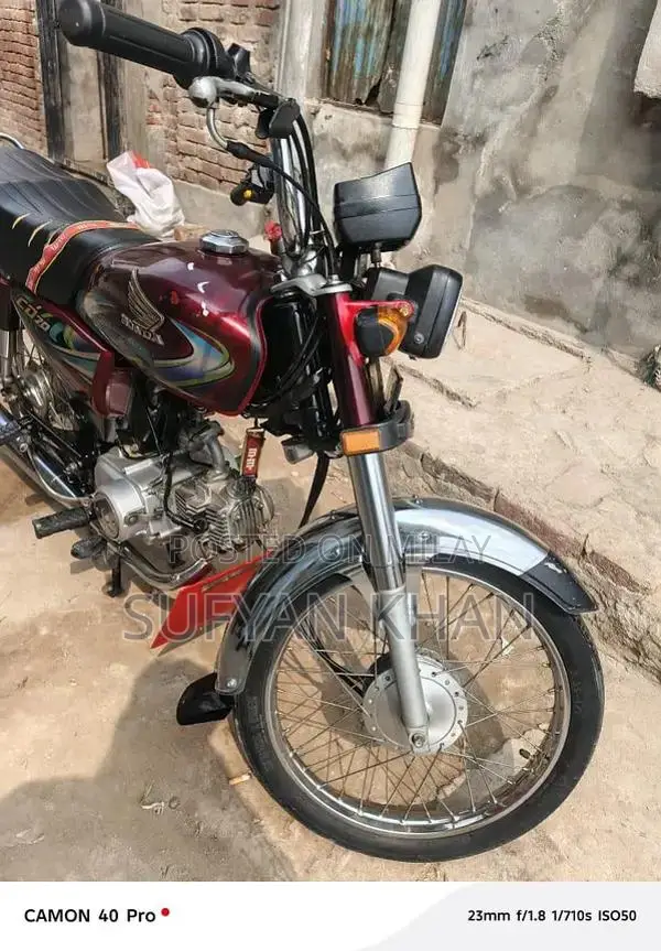 Honda CD 70cc Motorcycle - Classic Commuter Bike
