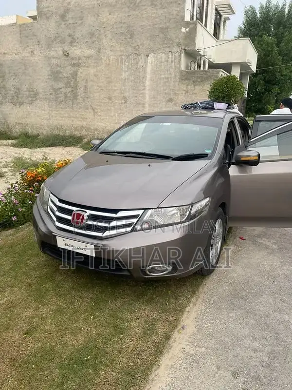 Honda City 2015 Brown Sedan Excellent Condition