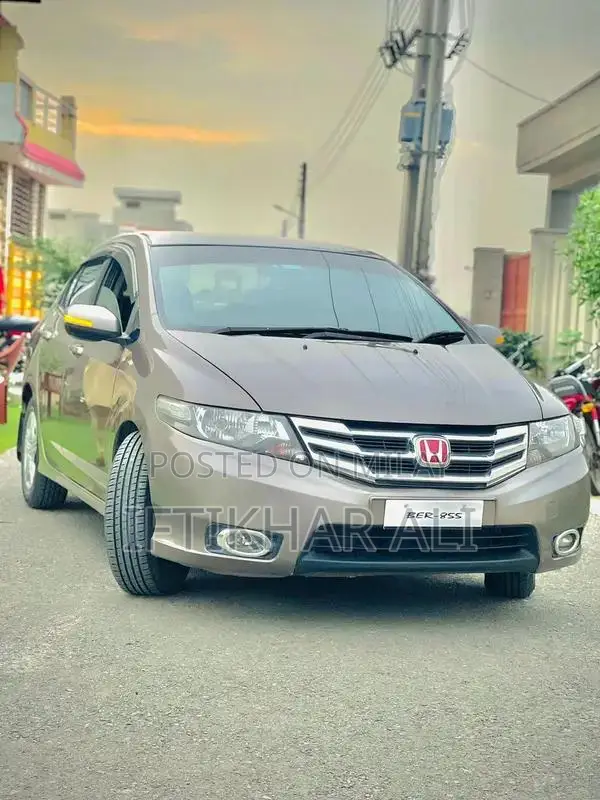 Honda City 2015 Brown Sedan Excellent Condition