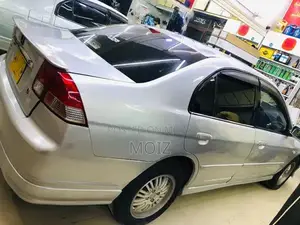 Photo - 2006 Honda Civic EXi Automatic Sedan with Upgrades