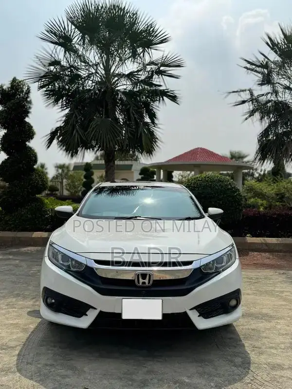 Honda Civic 1.8L i-VTEC Sedan with Sunroof