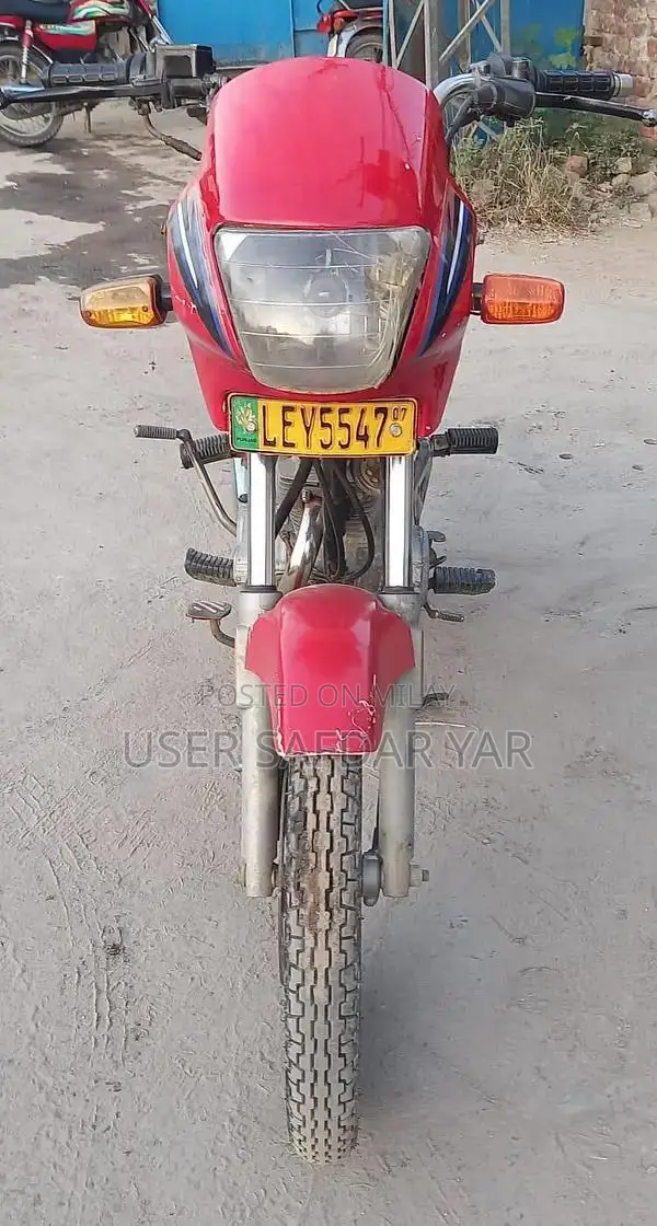 Honda Deluxe 2007 Motorcycle - Well-Maintained Classic Model