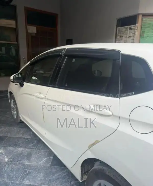 Honda Fit 2014 Compact White Hatchback Sedan