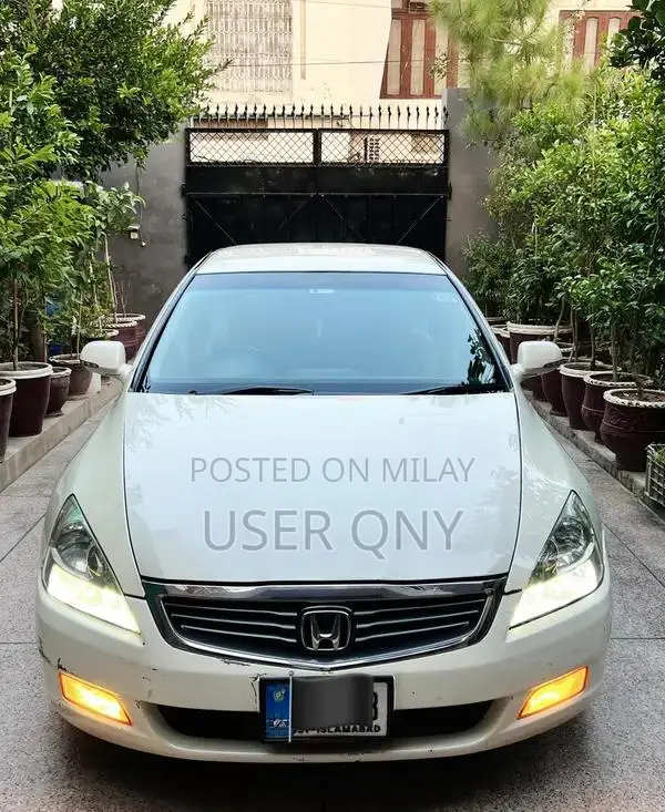 Honda Inspire 3.0 V6 Sedan - Pearl White Executive Sedan