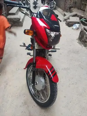 Photo - Honda Pridor Motorcycle - Well-Maintained Performance Bike