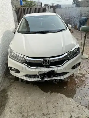 Photo - Honda City 1.5 Manual Sedan with Cruise Control and Touch AC