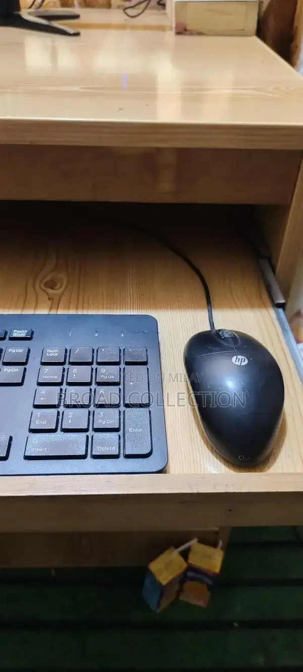 HP Desktop Computer with 19" Acer LCD Monitor