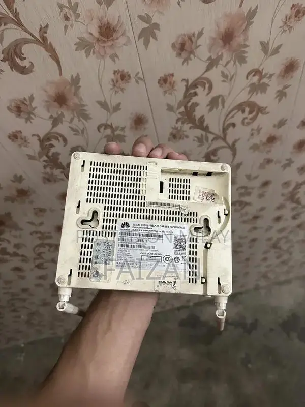 High-Speed Fiber Optic Internet Modem for Network Connectivity