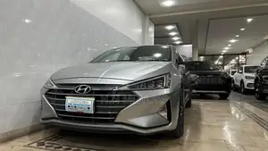 Photo - Hyundai Elantra 2.0 GLS 2022 Model Sedan