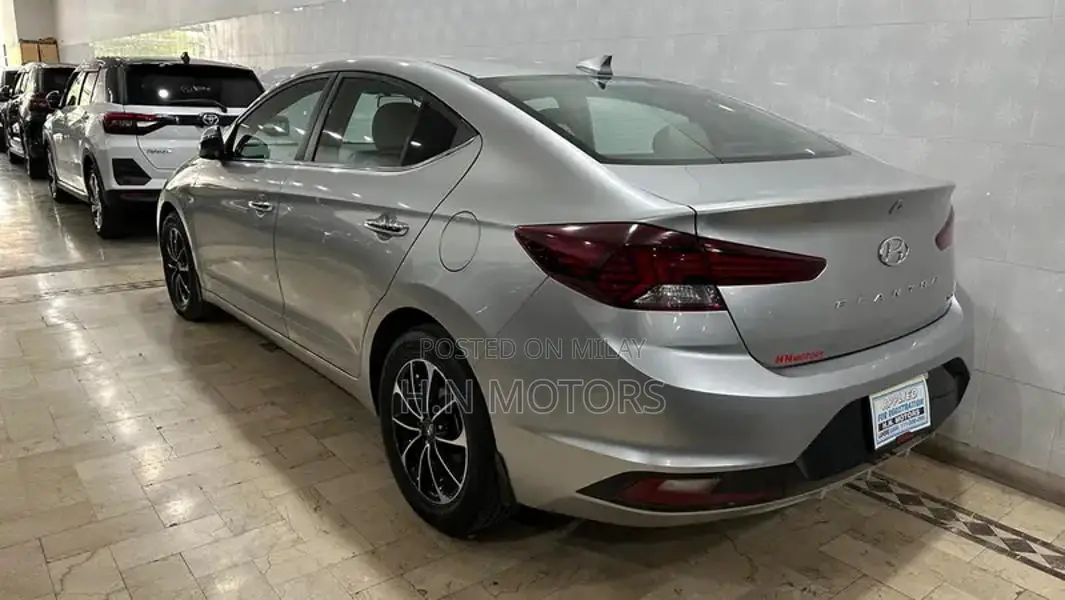 Hyundai Elantra 2.0 GLS 2022 Model Sedan