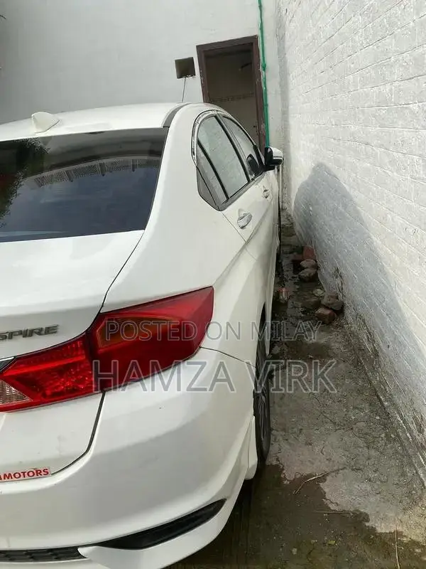 Honda City 1.5 Manual Sedan with Cruise Control and Touch AC