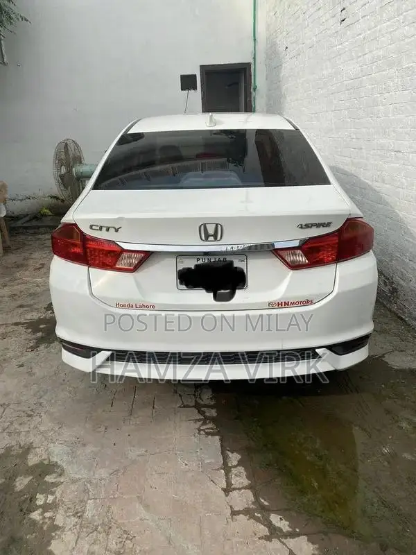 Honda City 1.5 Manual Sedan with Cruise Control and Touch AC