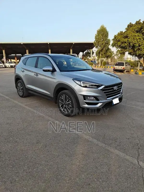 Hyundai Tucson FWD Automatic GLS Sport SUV