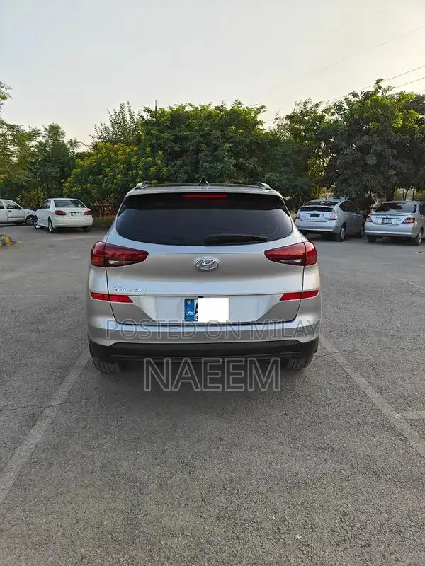 Hyundai Tucson FWD Automatic GLS Sport SUV