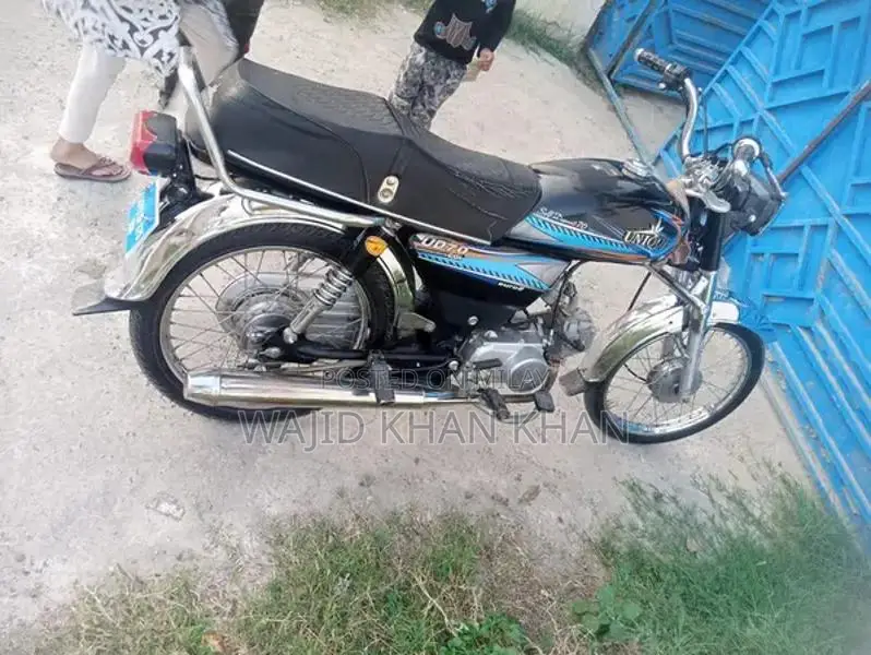 70cc Motorcycle - Low Mileage, Great Condition