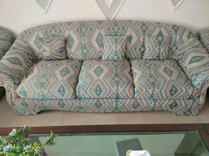 Plush Three-Piece Sofa Set in Excellent Condition