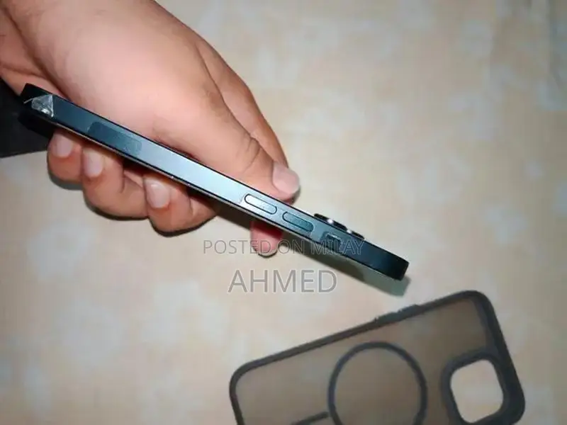 Apple iPhone 14 128GB Smartphone with Minor Scratch