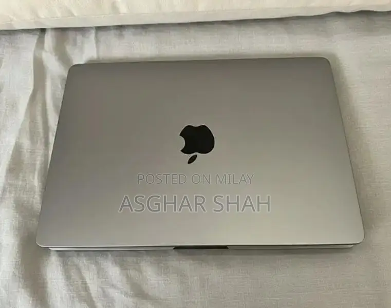 Apple MacBook Air M2 13.6-inch Laptop - Powerful Ultraportable Compute