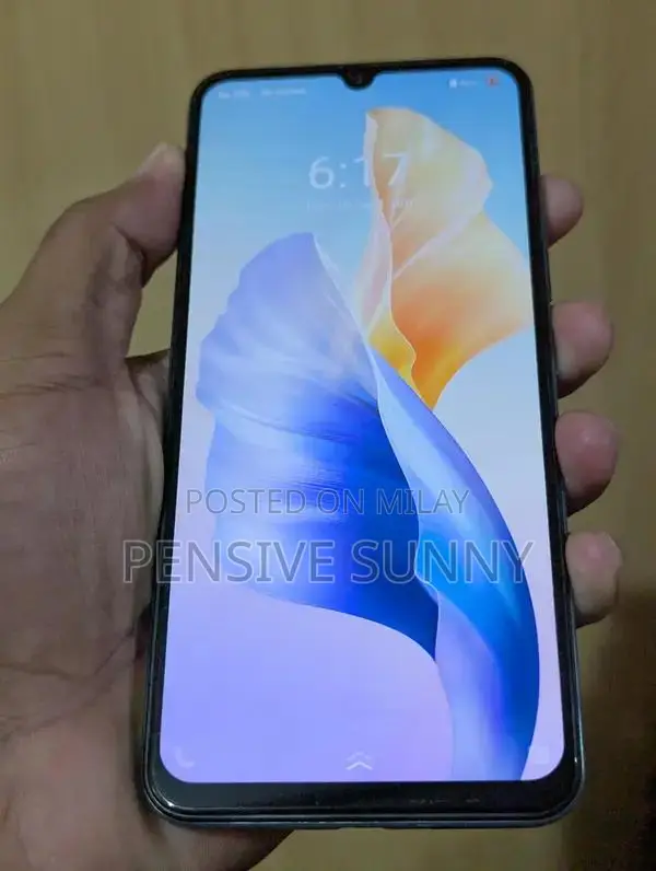 High-Performance Smartphone with Dual RAM and Large Storage