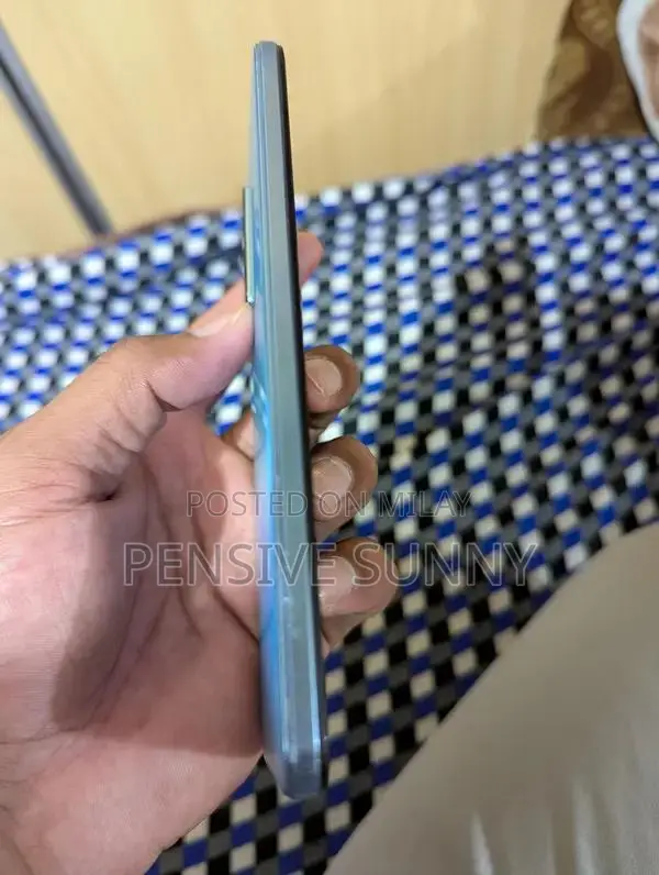 High-Performance Smartphone with Dual RAM and Large Storage