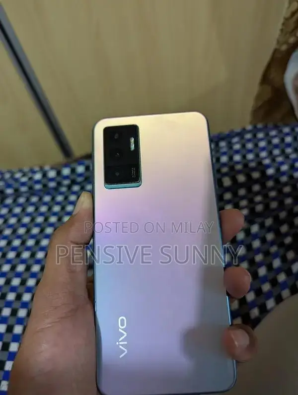 High-Performance Smartphone with Dual RAM and Large Storage