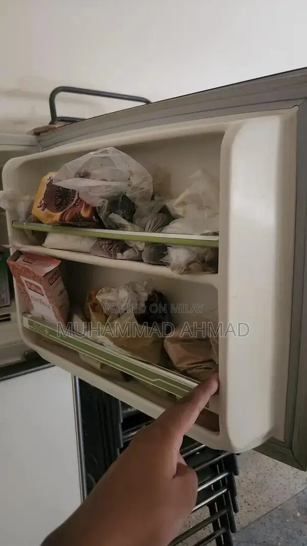 National No Frost Refrigerator - Reliable Kitchen Appliance