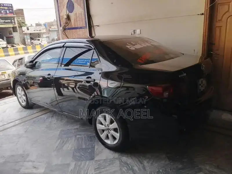 Toyota Corolla GLi Sedan - Low Mileage Pristine Condition