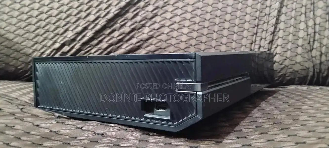 Xbox One Gaming Console with 500GB HDD and 3 Pre-Installed Games