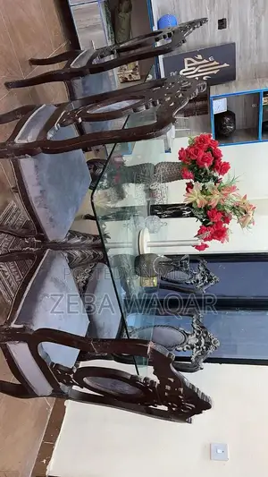 Photo - Dining Table in Good Condition