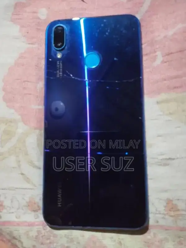 Huawei Nova 3i Smartphone - 4GB RAM, 128GB Storage