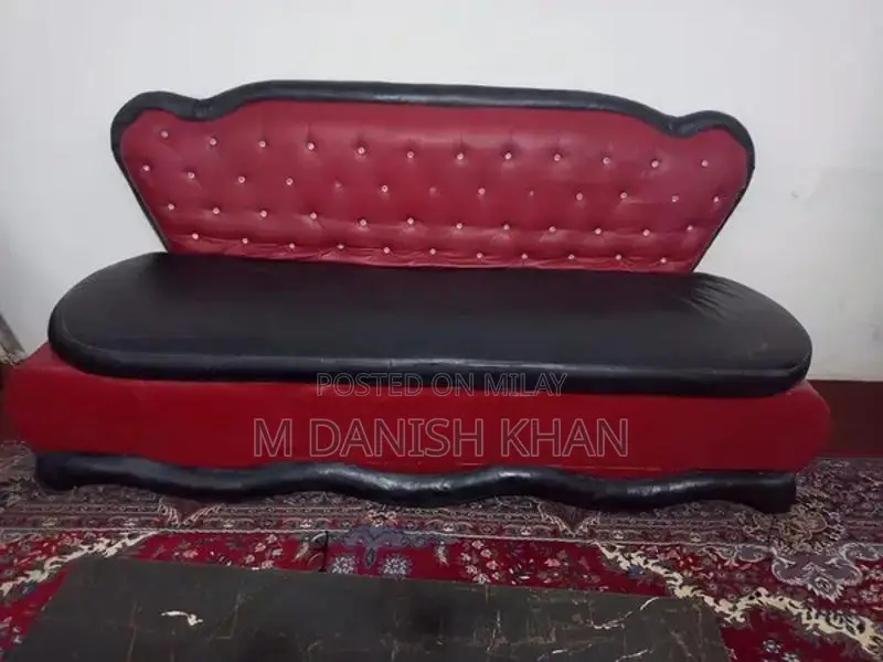 7 Seater Living Room Sofa Set in Excellent Condition